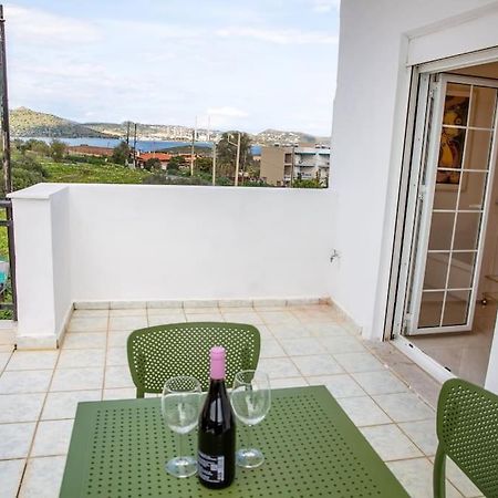 Apartmán Seafront Central Apt In Lavrio Exteriér fotografie