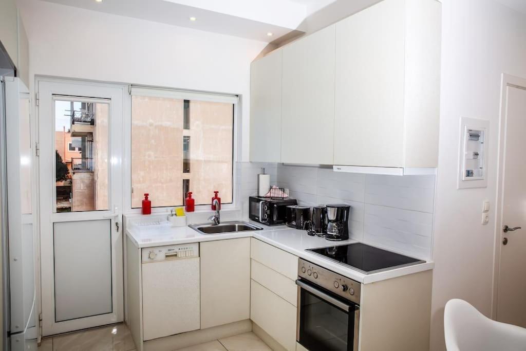 Apartmán Seafront Central Apt In Lavrio Exteriér fotografie